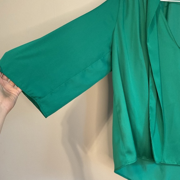 Zara Office Siren Top Asymmetrical‎ Green V Neck 3/4 Sleeves Top - Fits Medium - Picture 5 of 6